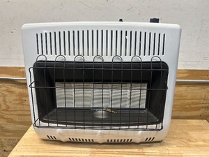 lot 15 image: Mr. Heater Factory-Reconditioned Natural Gas Vent-Free Blue Flame Wall Heater, 30,000 BTU, Wall-Mount Only, Fan Not Included, Model# MHVFB30NGT-Recon MSRP $199.99