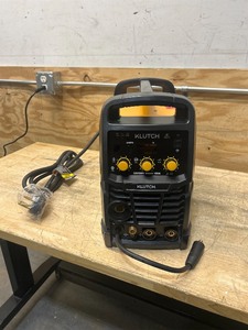 lot 16 image: Klutch 120230V Welder 180A