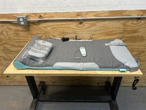 lot 21 image: Homedics Home Stretch Motion Mat Model BM-AC109J