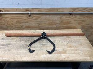 lot 46 image: Two Man Timber Carrier