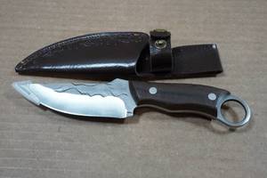 lot 17 image: Viking 9.5 Hammered Carbon Knife