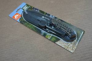 lot 19 image: Ozark Trail Paracord Handle Knife