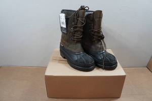 lot 30 image: Baffin Nunavut Womens Winter Boots - Size 7