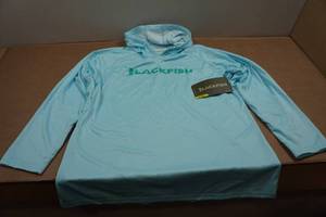 lot 66 image: Blackfish Guide UPFCooling Hooded Long Sleeve - Large