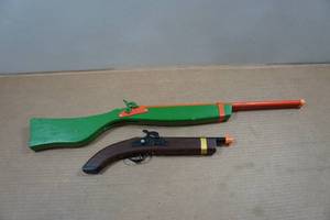 lot 132 image: 2 Toy Guns