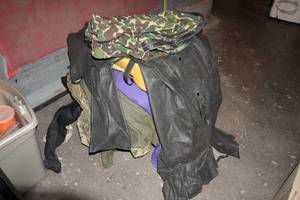 lot 162 image: Hunting Clothing - Rain Jackets, Pants, Life Jacket