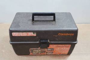 lot 283 image: 51 12 Gauge Shotshells in Ammo Box