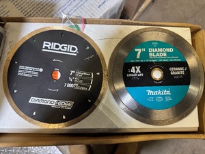 lot 151 image: Lot of assorted Diamond Blades customer Return see pictures