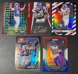 lot 124 image: 5-Card NFL Minnesota Vikings Star Parallel Football Card Lot (Chester Taylor 999)