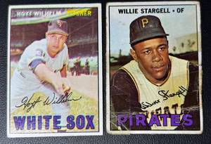lot 73A image: 2-Card 1967 Topps Vintage Baseball Card Lot (Hoyt Wilhelm & Willie Stargell)