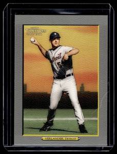 lot 37 image: Justin Verlander RC 2006 Topps Turkey Red #272 Rookie Baseball Card