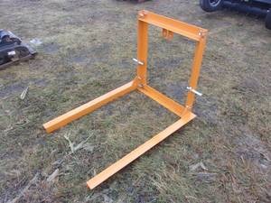lot 16 image: 3PT Cat 1 Mover Attachment (UNUSED)