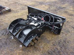 lot 28 image: Landy Skidsteer Rotating Pole Grapple (UNUSED)