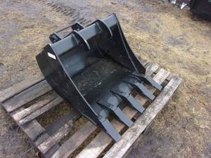 lot 29 image: 24 Mini Excavator Bucket (UNUSED)