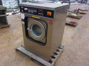 lot 60 image: Unimac UF18 Commercial Washing Machine