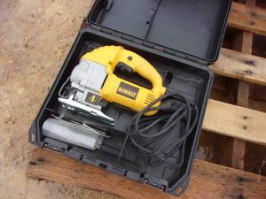 lot 67 image: Dewalt Electric Jig Saw (Works)