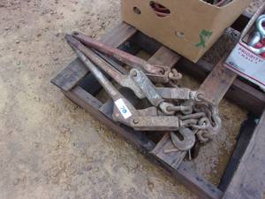 lot 70 image: 4- Chain Load Binders