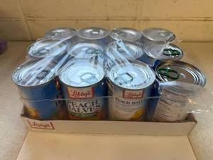 lot 6 image: 12x Libbys Peach Halves