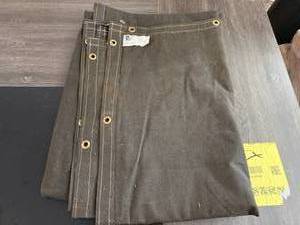 lot 39 image: Steiner Welding Curtain 6x8