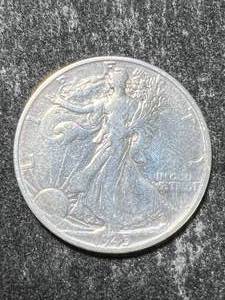 lot 19 image: 1945-S US WALKING LIBERTY HALF DOLLAR