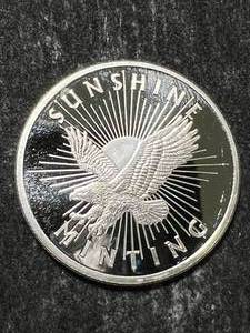 lot 29 image: HALF TROY OZ .999 FINE SILVER SUNSHINE MINTING ROUND