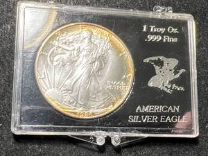 lot 49 image: 1988 AMERICAN SILVER EAGLE 1 TROY OZ .999 FINE SILVER IN CASE