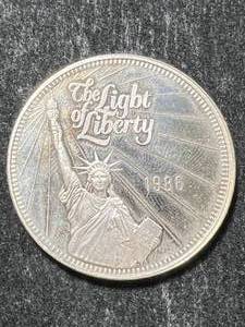 lot 59 image: 1 TROY OZ .999 FINE SILVER LIBERTY ROUND