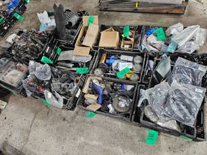 BIG LOT - 16 BINS OF NEW AND RECLAIMED LAND ROVER DEFENDER PARTS