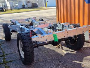 NEW CHASSIS FOR DEFENDER 90 WITH WHEELS &amp SUSPENSION
