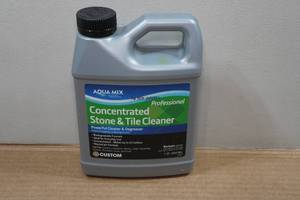 lot 10 image: Aqua Mix Concentrate Stone & Tile Cleaner - 1 Quart