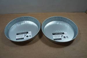 lot 42 image: 2 Bergan 3 Quart Galvanized Pet Bowls