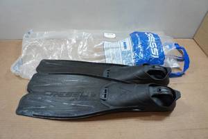 lot 58 image: Cressi Rondinella Adult Fins - 4344, 8.59.5