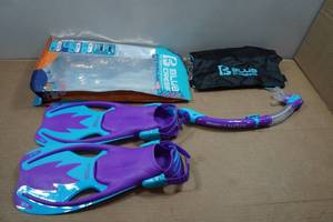 lot 65 image: Cressi Kids Snorkel Set - Fin Size LXL