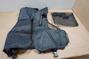 lot 80 image: Inflatable Snorkel Vest - 90-240lbs