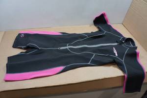 lot 84 image: Cressi Lido Womens 2mm Wetsuit - XXL6, Pink