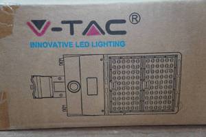lot 118 image: V-TAC LED Shoebox Light 185W, 4000K