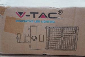 lot 119 image: V-TAC LED Shoebox Light 185W, 4000K