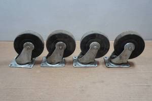 lot 124 image: Heavy Duty Casters - 5 Wheels