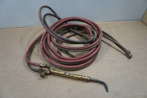 lot 129 image: OxyAcetylene Hose with Victor Torch