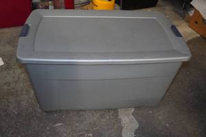 lot 145 image: Large Sterilite Tote with Wheels - 45 Gallon