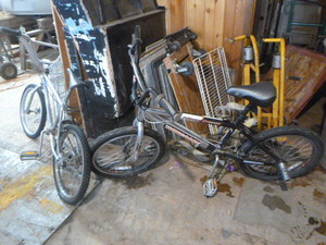 lot 165 image: 2 Youth Bicycles