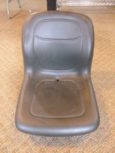 lot 18 image: Tractor Seat