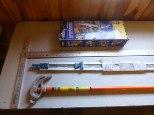 lot 28 image: Garage Items