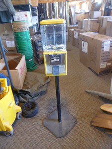 lot 45 image: Curtis Gumball Machine