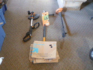 lot 48 image: Lawn and Garden Items