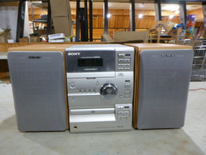 lot 59 image: Sony  Compact Disc Deck Receiver and Speakers