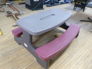 lot 67 image: Little Tikes Picnic Table