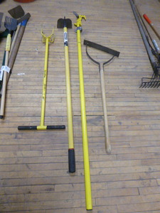 lot 74 image: Lawn and Garden Items