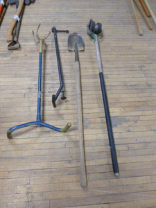 lot 77 image: Lawn and Garden Items