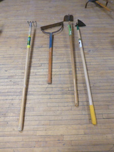 lot 78 image: Lawn and Garden Items